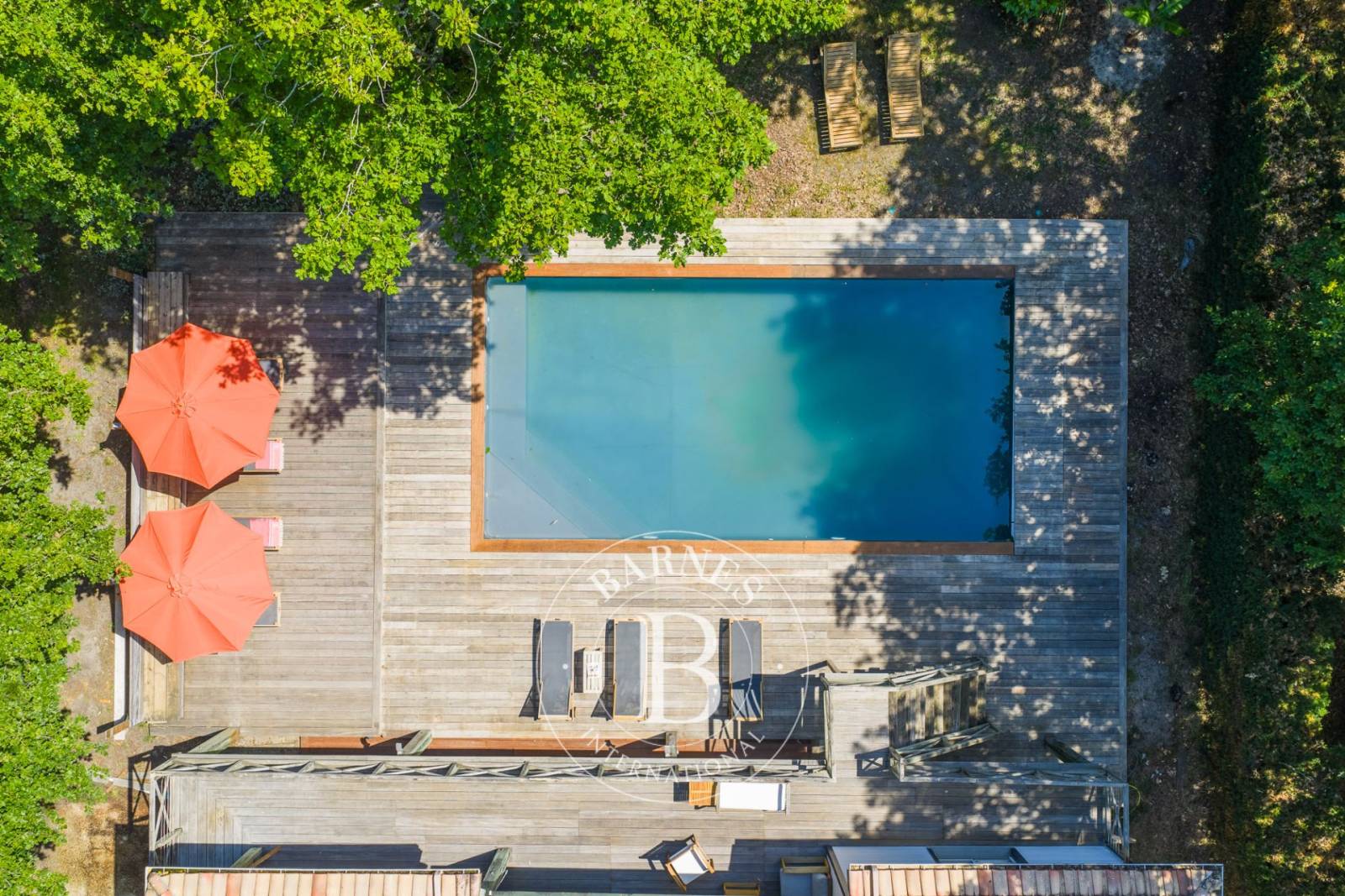 villa familiale en bois avec jardin paysager à Arcachon