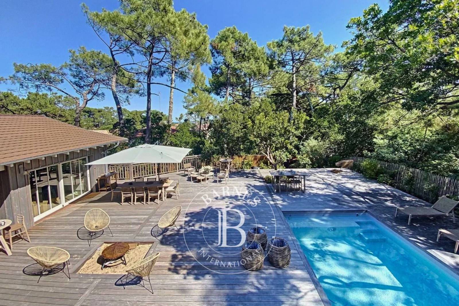 SPLENDIDE « VILLA TCHANQUÉE » AVEC PISCINE ET APERÇU BASSIN, EN PLEIN CENTRE DU CAP FERRET - CAPACITÉ 12 PERSONNES