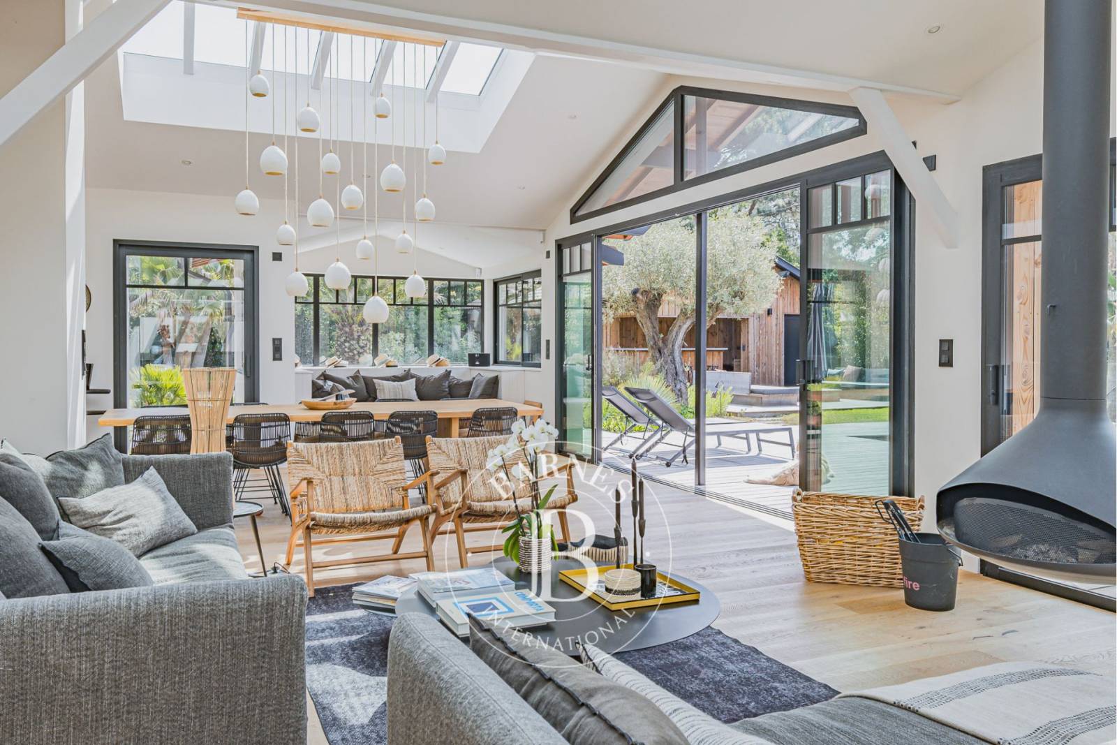 VILLA « PIGNADA » AU COEUR DU PYLA, AVEC PISCINE, DÉPENDANCE ET SAUNA - CAPACITÉ 12 PERSONNES