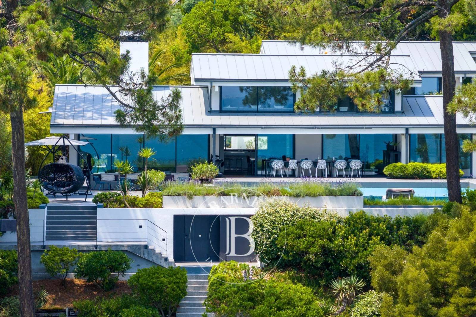 EXCEPTIONNELLE VILLA « SEIDON » EN PREMIÈRE LIGNE, AVEC VUE PANORAMIQUE BASSIN, DANS LE VILLAGE DE LA VIGNE (PRESQU’ÎLE DU CAP FERRET) - CAPACITÉ 12 PERSONNES