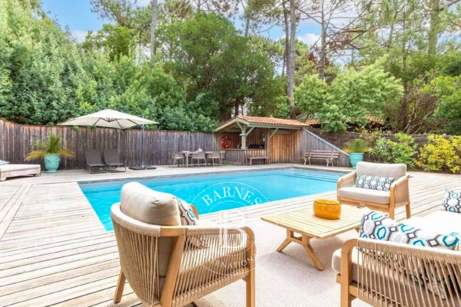 VILLA « LES CANETONS » AVEC PISCINE CHAUFFÉE ET JARDIN DANS LE VILLAGE DU CANON, SUR LA PRESQU’ÎLE DU CAP FERRET – CAPACITÉ 8 PERSONNES
