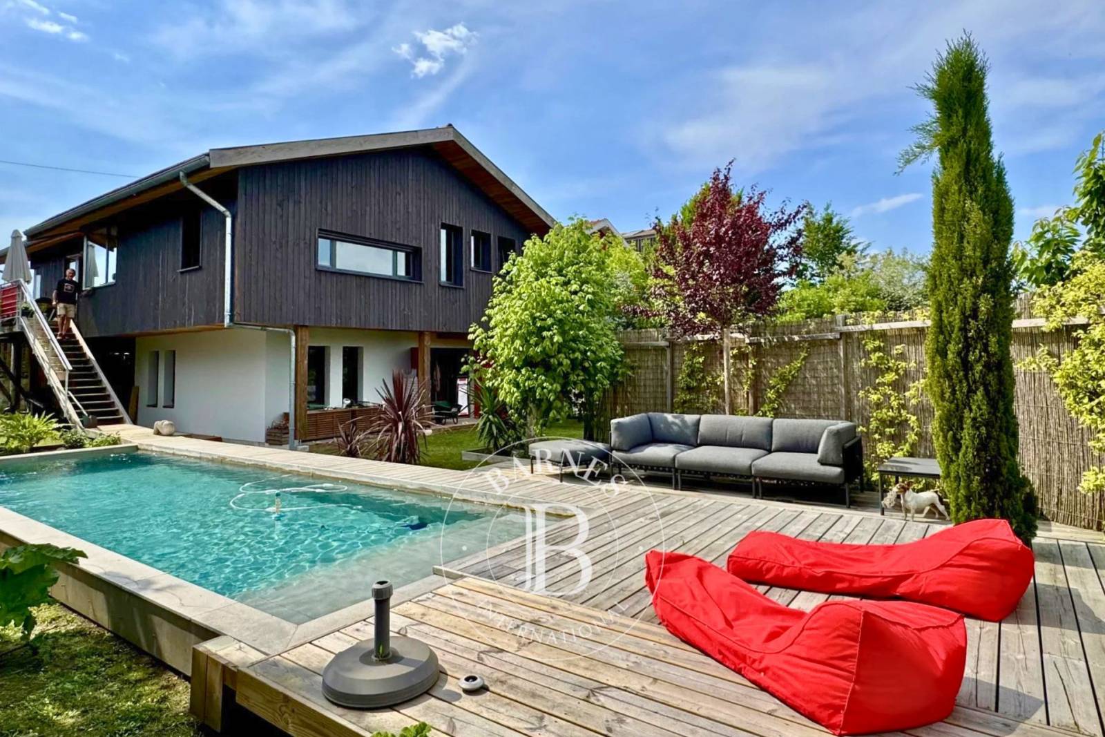 VILLA CONTEMPORAINE « OSTRA » EN PREMIÈRE LIGNE ET AVEC VUE SUR LE PORT DE LA TESTE-DE-BUCH – CAPACITÉ 6 PERSONNES