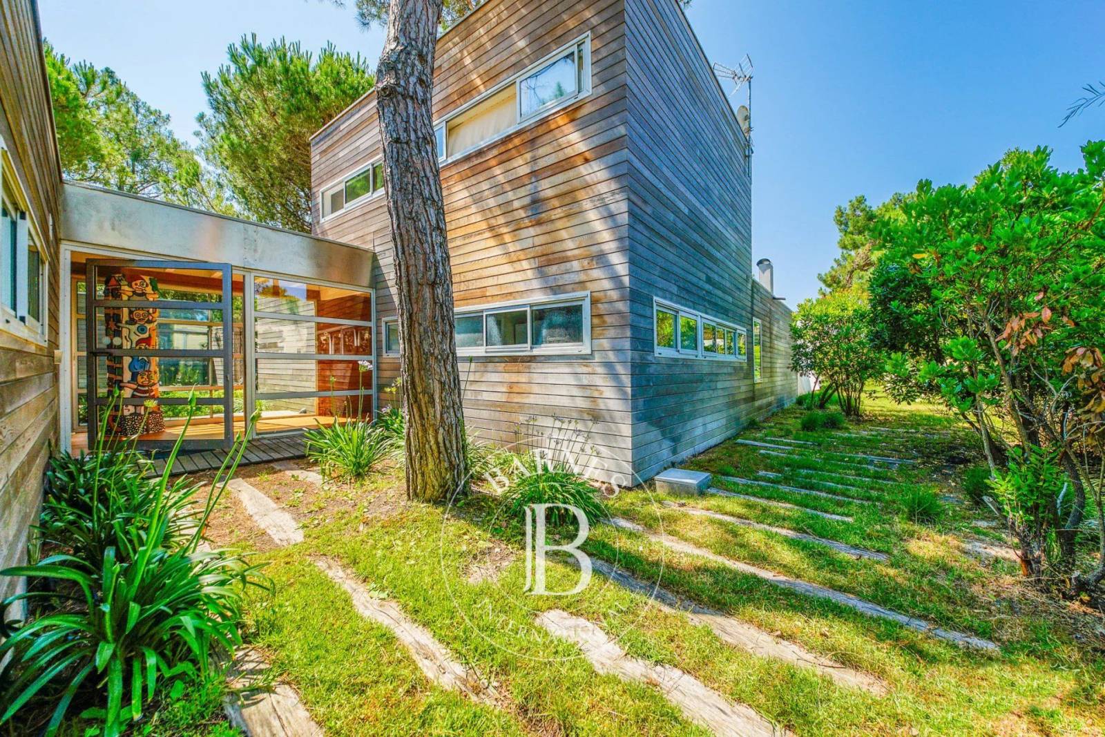 VILLA « LES PINS » AVEC PISCINE À DÉBORDEMENT, ENTRE BASSIN ET OCÉAN, AU CAP FERRET - CAPACITÉ 12 PERSONNES