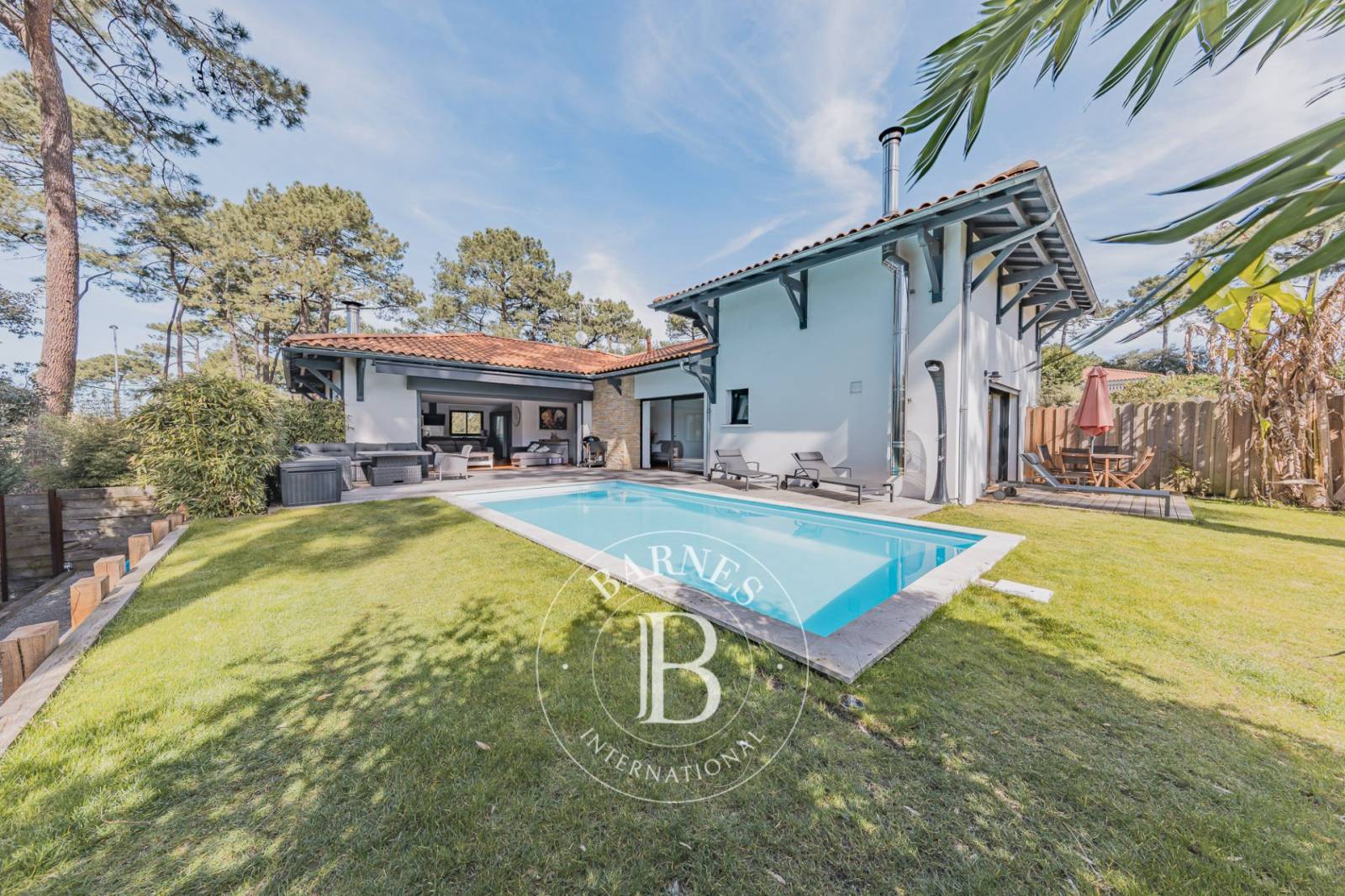 VILLA « FLORÉAL » AVEC PISCINE ET JACUZZI AU PYLA-SUR-MER À PROXIMITÉ DU MOULLEAU – CAPACITÉ 18 COUCHAGES
