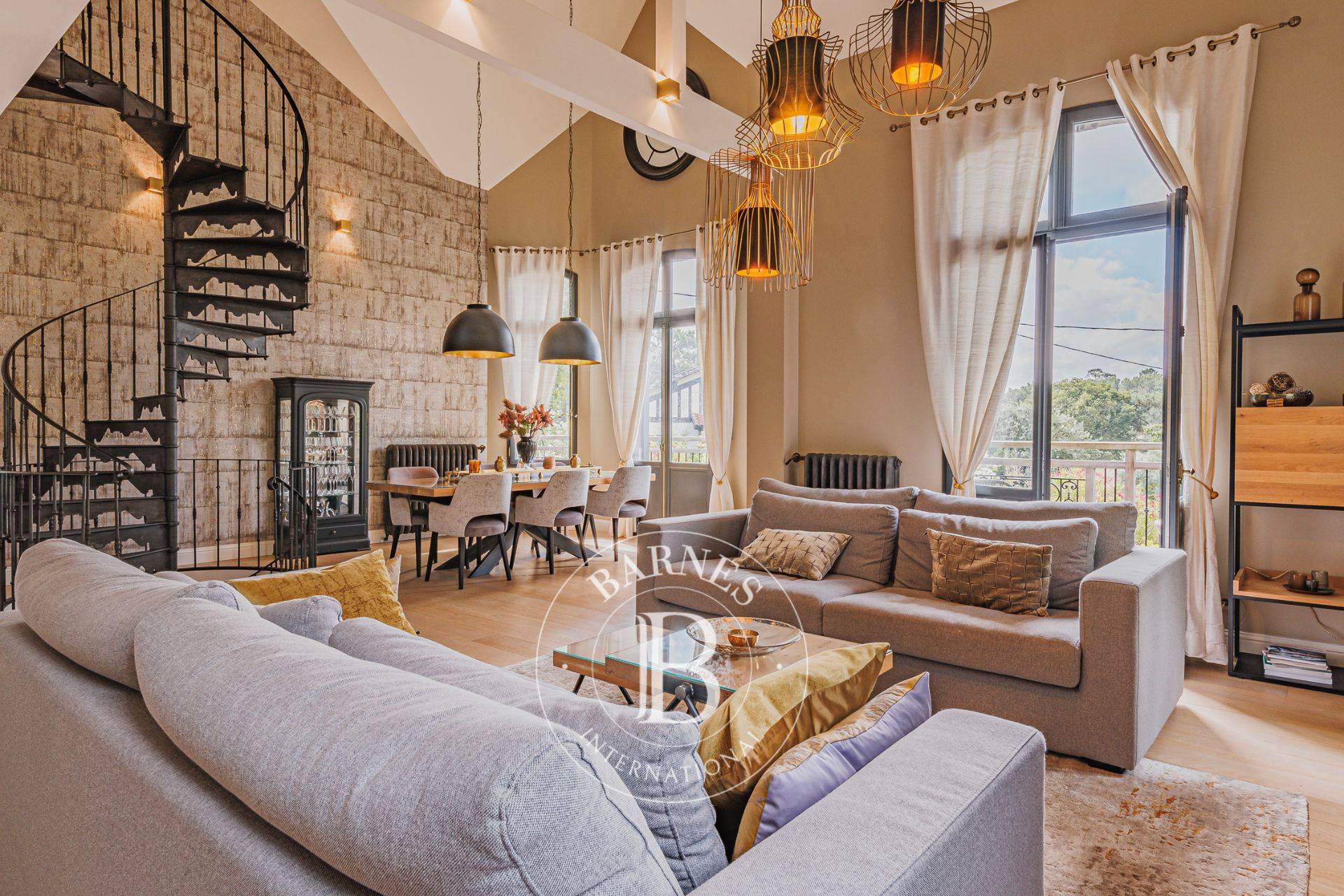 VILLA « LES FAUVETTES » AVEC PISCINE EN VILLE D’HIVER, ARCACHON - CAPACITÉ 8 PERSONNES