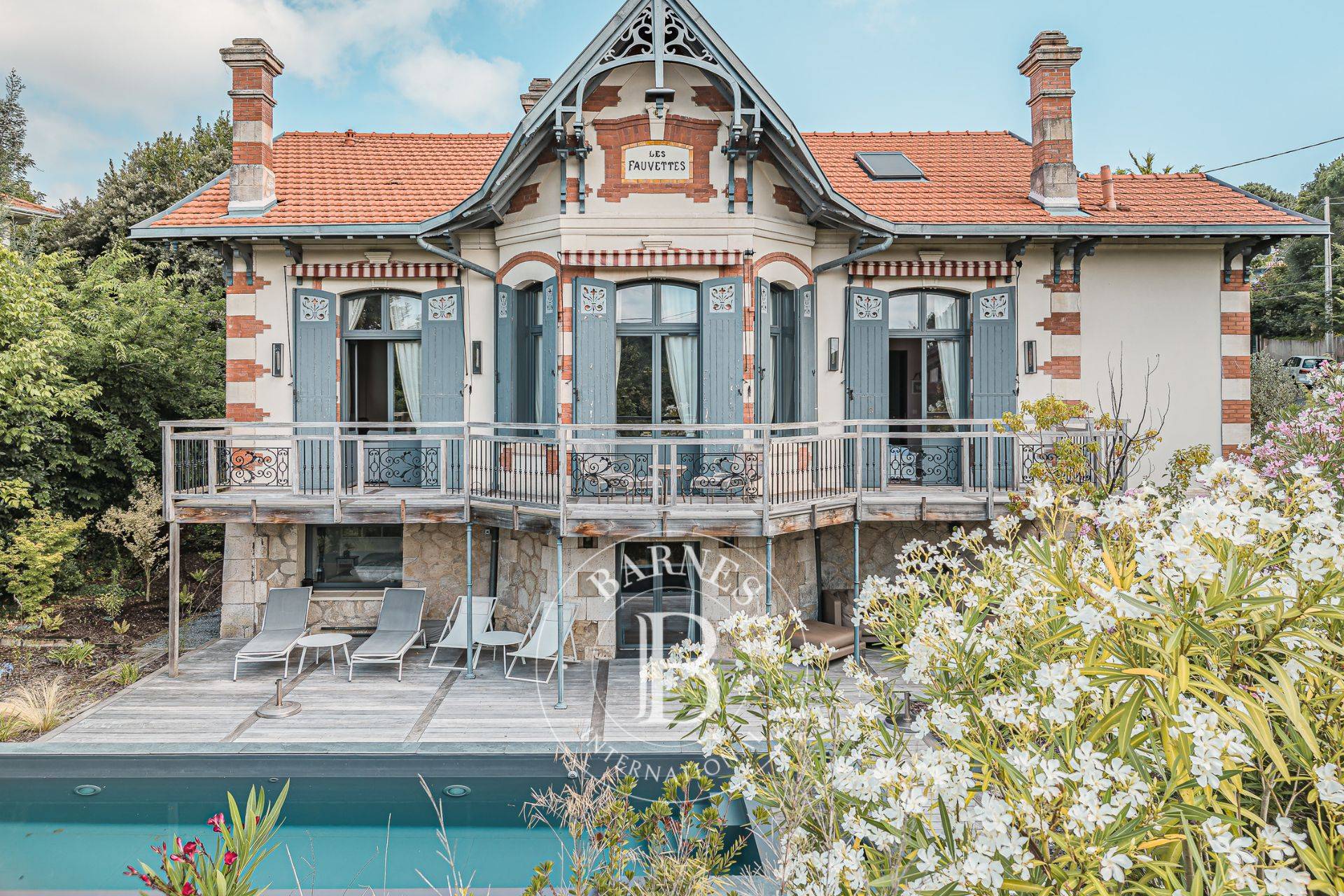 VILLA « LES FAUVETTES » AVEC PISCINE EN VILLE D’HIVER, ARCACHON - CAPACITÉ 8 PERSONNES