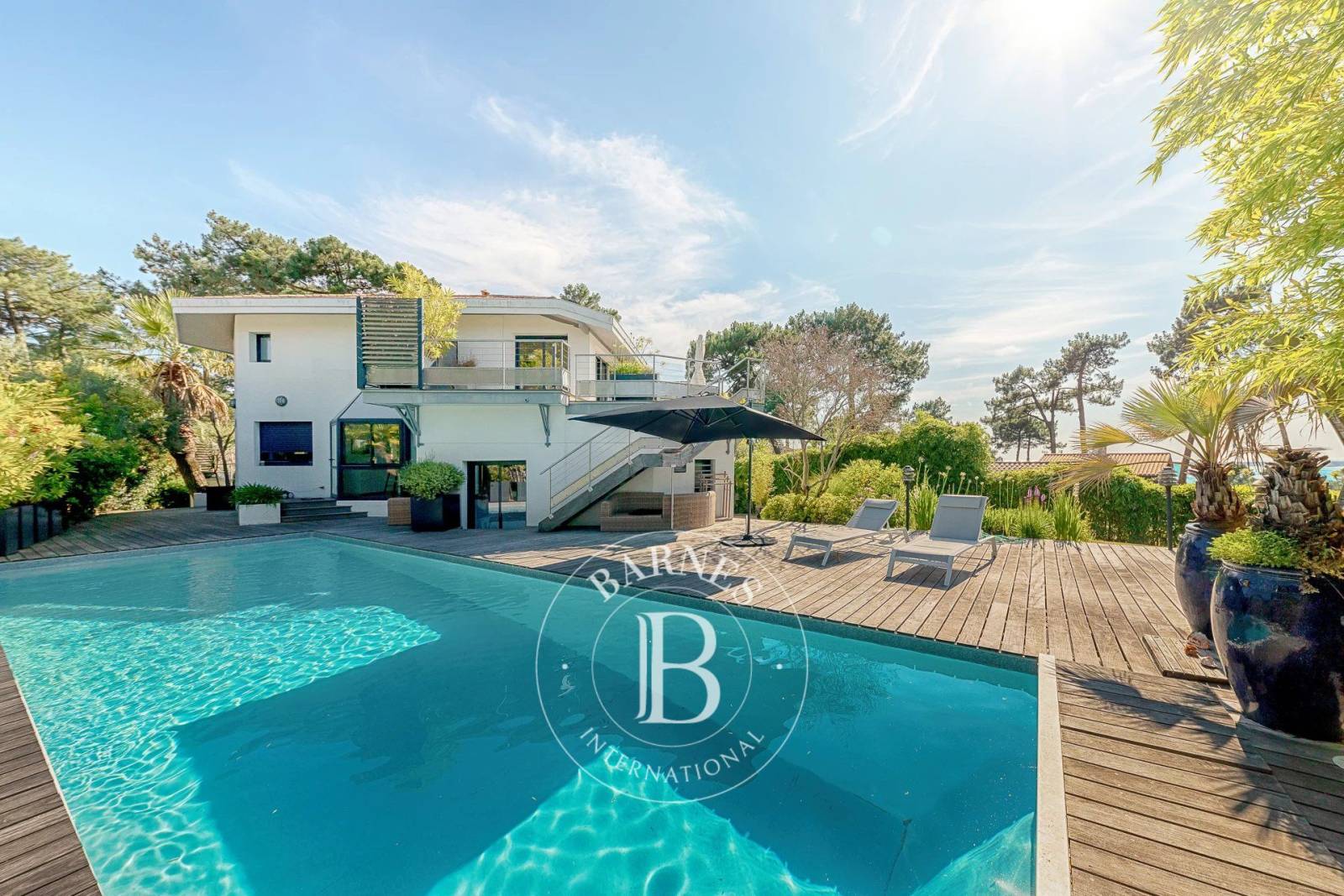 VILLA D’ARCHITECTE « LA SIESTA » AVEC VUE PANORAMIQUE SUR LE BASSIN, AU PYLA-SUR-MER - CAPACITÉ 10 PERSONNES