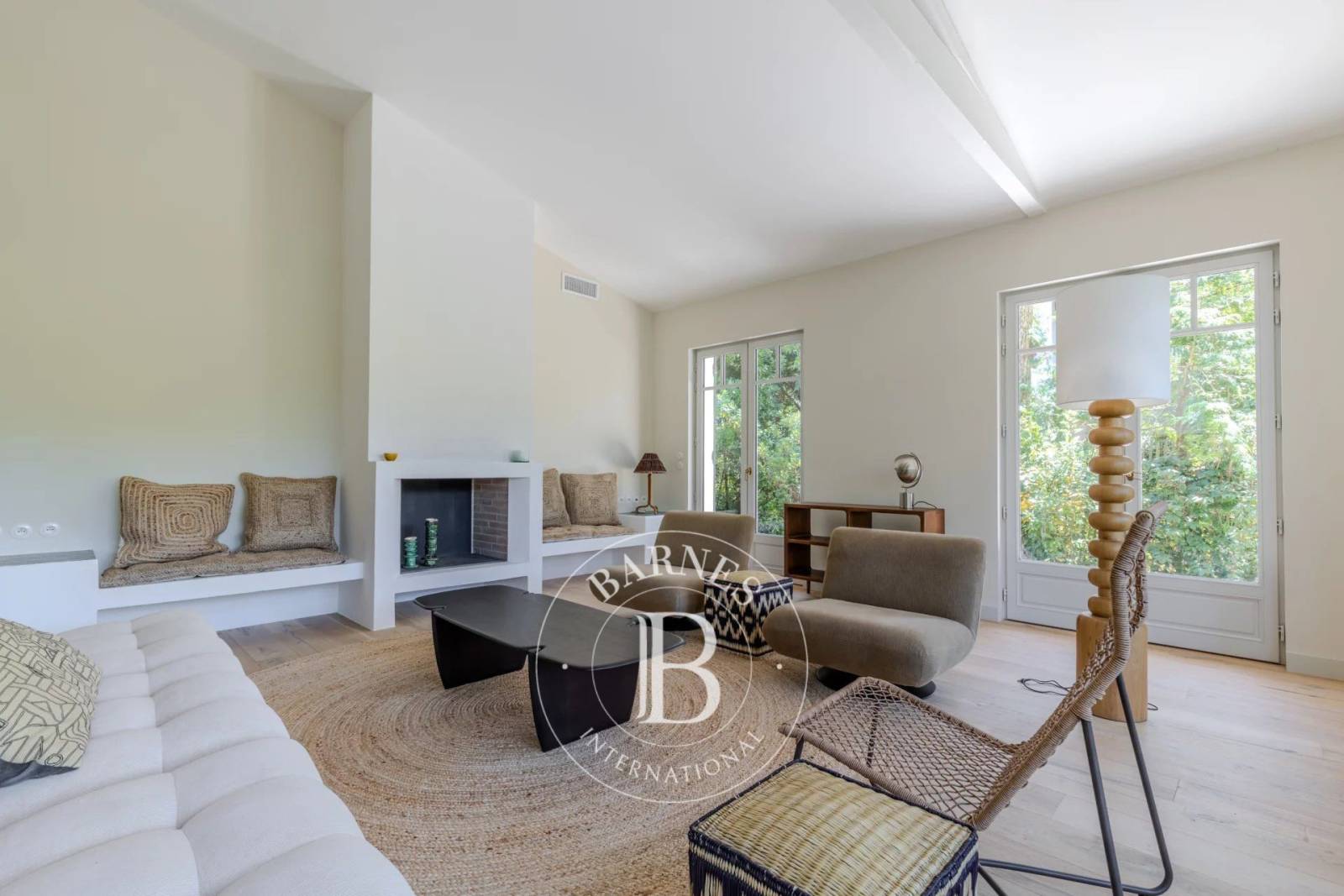 VILLA « PERLE » AVEC PISCINE CHAUFFÉE AU PORT DE LA VIGNE SUR LA PRESQU’ÎLE DU CAP FERRET – CAPACITÉ 12 PERSONNES