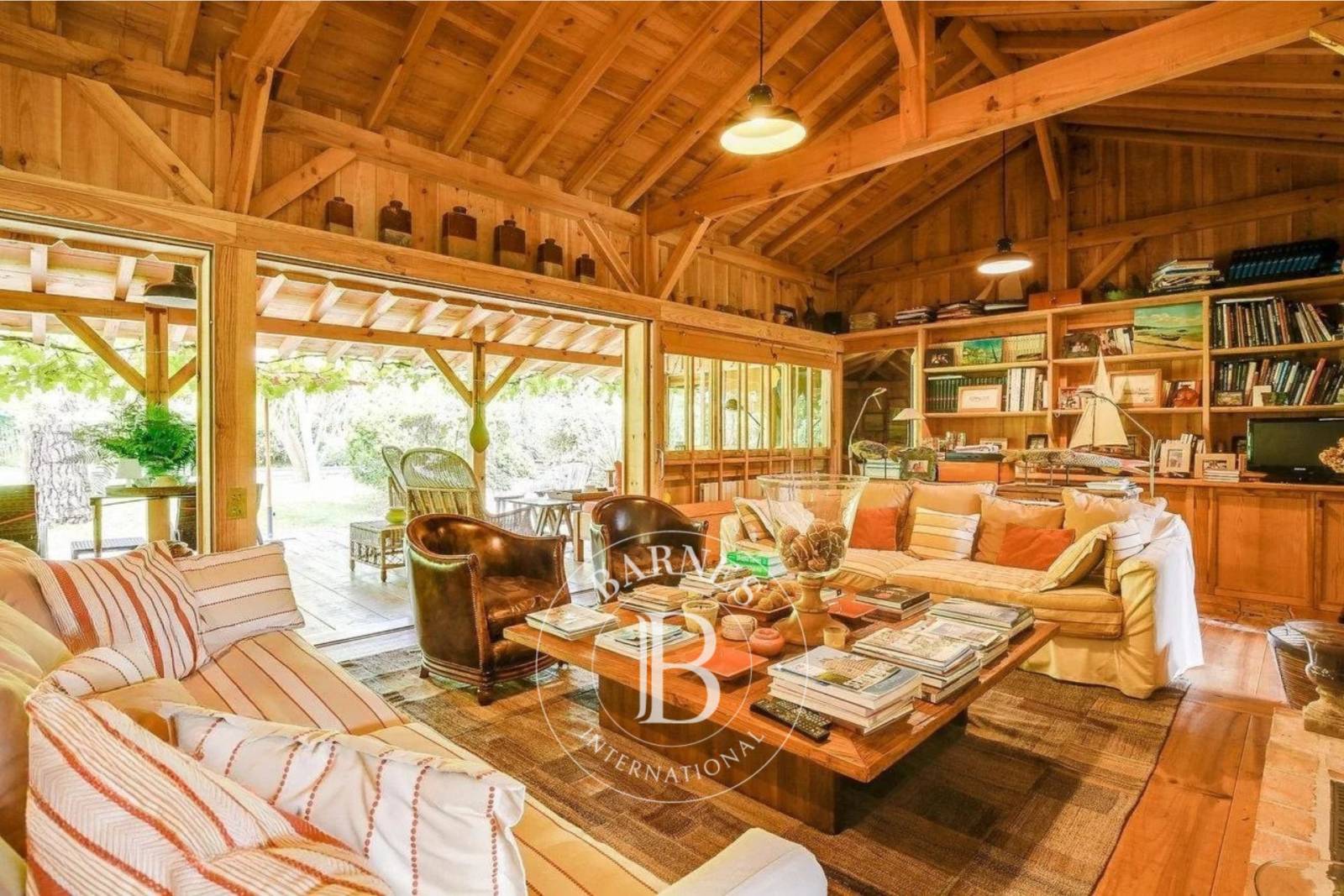 VILLA EN BOIS « QUARTZ » AVEC PISCINE, DANS LE VILLAGE DU CANON (CAP FERRET) - CAPACITÉ 12 PERSONNES