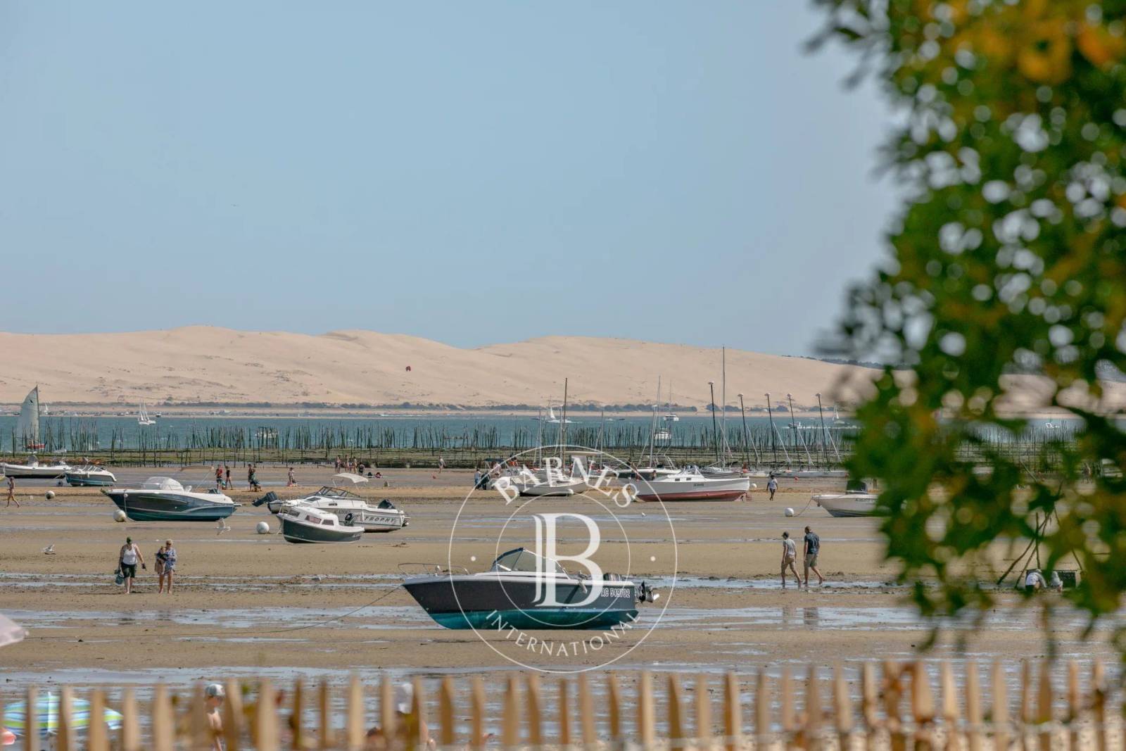 « VILLA DU CENTRE » EN PREMIÈRE LIGNE, AU CŒUR DU CAP FERRET – CAPACITÉ 16 PERSONNES