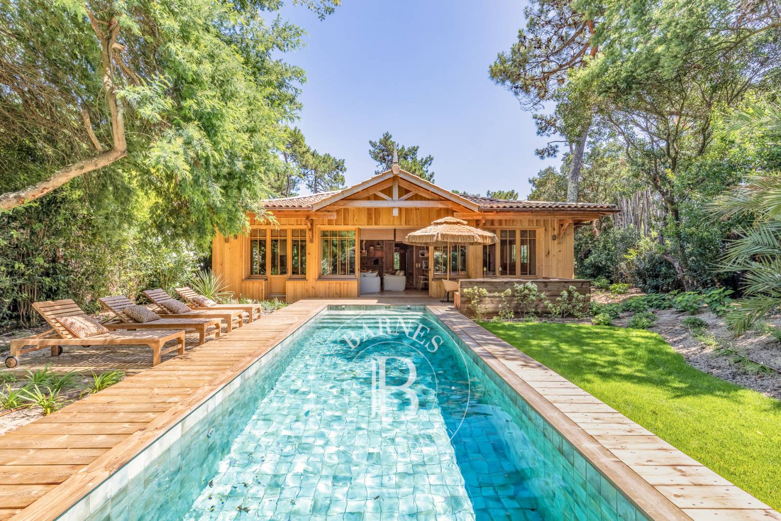 VILLA « PEARL » AVEC PISCINE EN PLEIN CENTRE DU VILLAGE, CAP FERRET - CAPACITÉ 8 PERSONNES