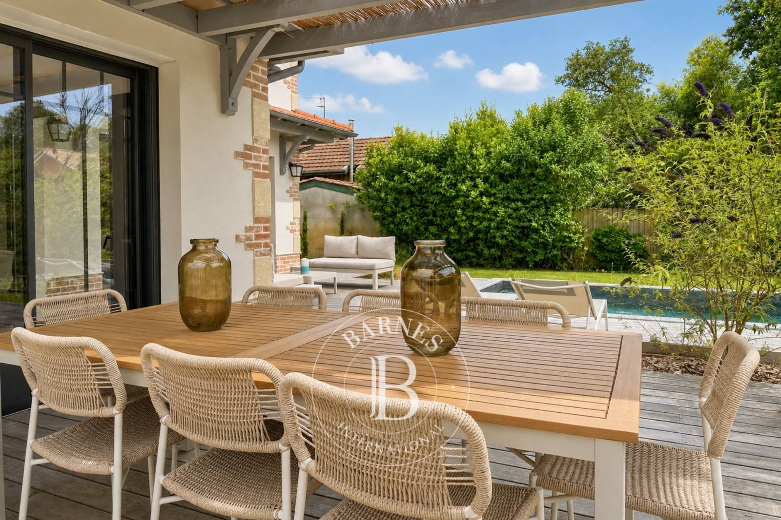VILLA « NÉRÉA » AVEC PISCINE ET PROCHE PLAGE, À GUJAN-MESTRAS – CAPACITÉ 8 PERSONNES