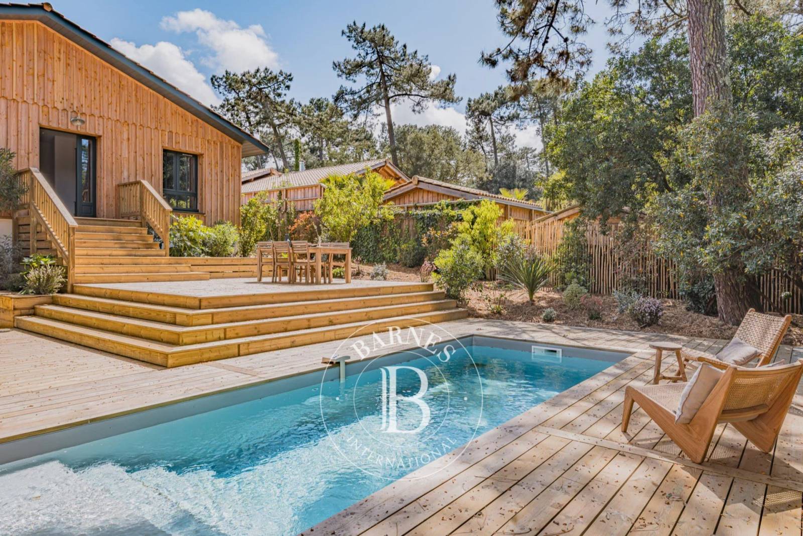 « VILLA DU CANON » AVEC PISCINE CHAUFFÉE, SITUÉE PROCHE PLAGE DANS LE VILLAGE DU CANON SUR LA PRESQU’ÎLE DU CAP FERRET – CAPACITÉ 10 PERSONNES