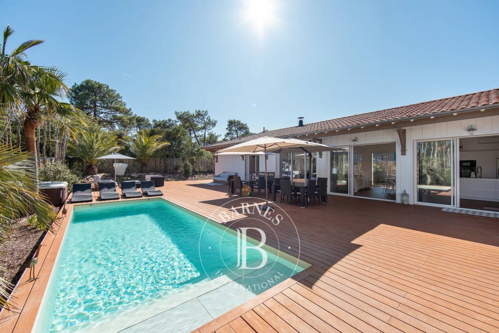 VILLA « JINN » EN PLEIN COEUR DU CAP FERRET, CAPACITÉ 12 PERSONNES