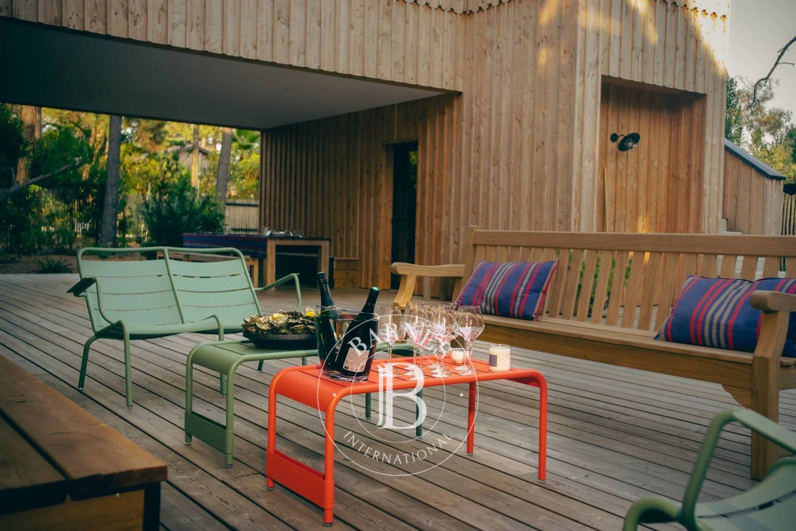 MAGNIFIQUE VILLA « ULTREIA » SITUÉE AU COEUR DU MIMBEAU AU CAP FERRET, AVEC SOLARIUM ET BOULODROME - 16 COUCHAGES