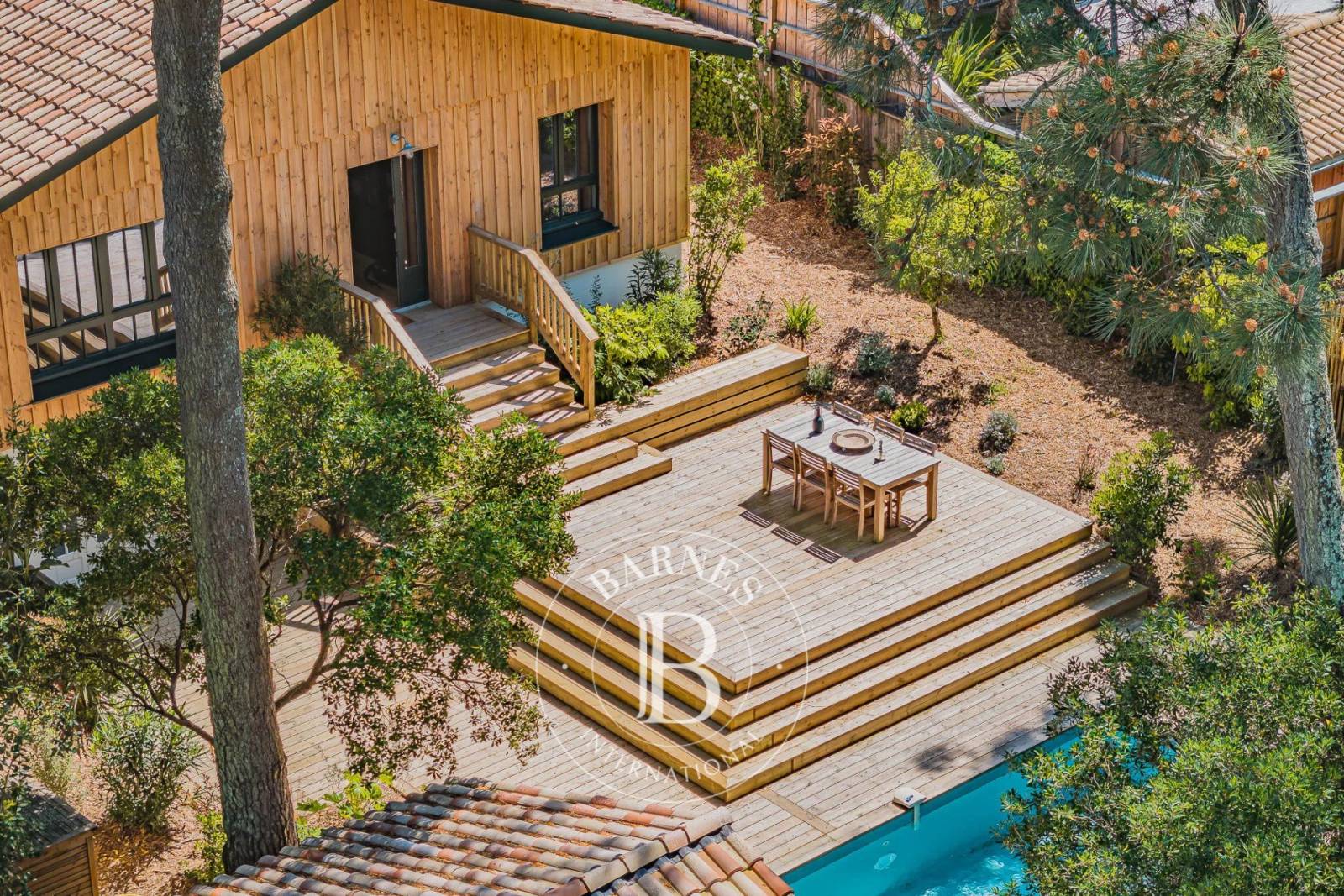 « VILLA DU CANON » AVEC PISCINE CHAUFFÉE, SITUÉE PROCHE PLAGE DANS LE VILLAGE DU CANON SUR LA PRESQU’ÎLE DU CAP FERRET – CAPACITÉ 10 PERSONNES