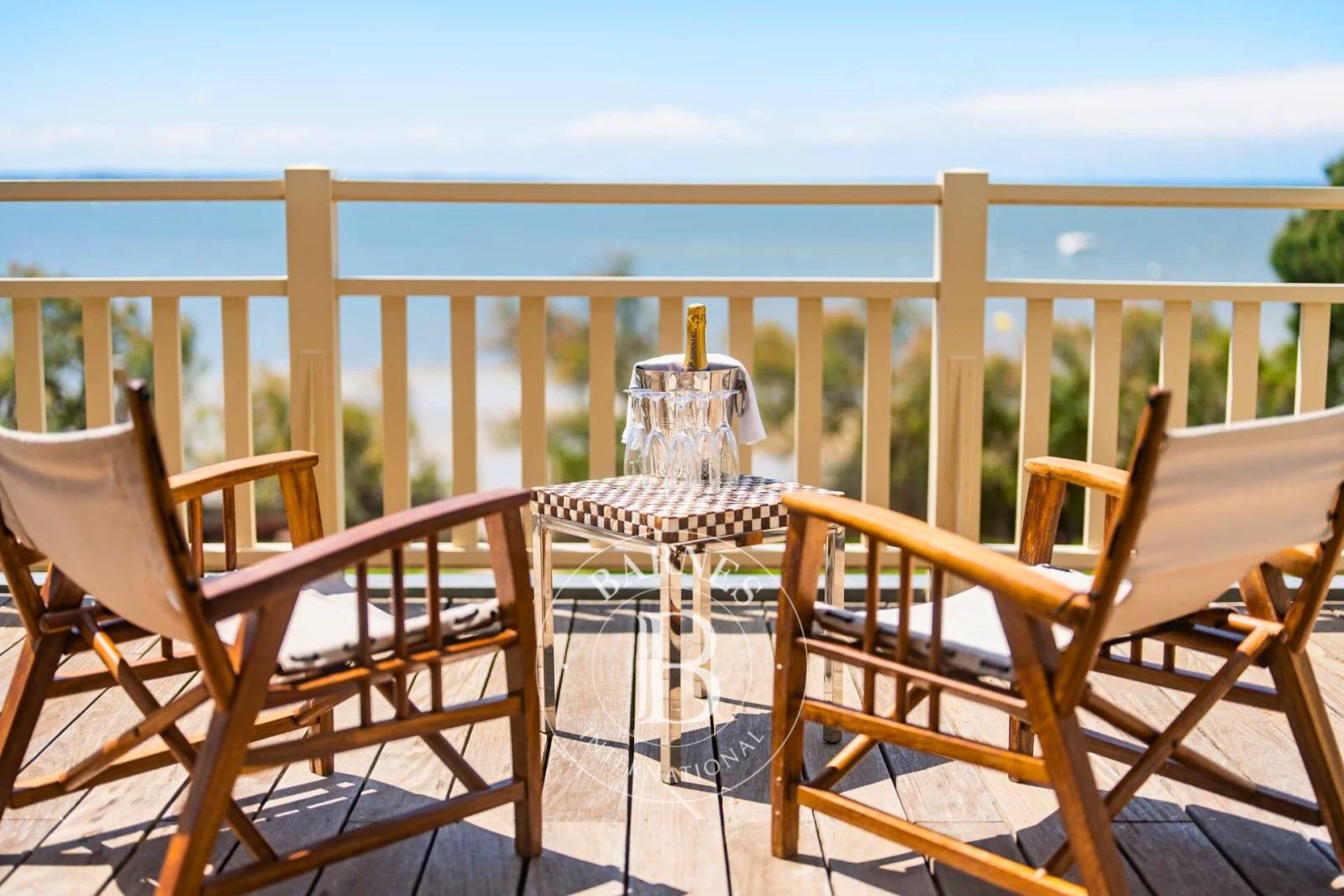 cuisine semi-professionnelle équipée villa prestige Bassin d’Arcachon