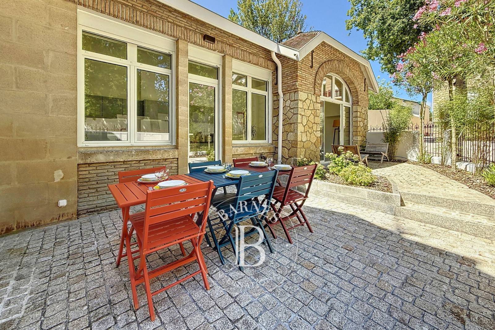 SUPERBE VILLA « ÉGLANTINE » AVEC ACCÈS DIRECT À LA PLAGE ET PROCHES COMMERCES, À ARCACHON - CAPACITÉ 6 CONVIVES