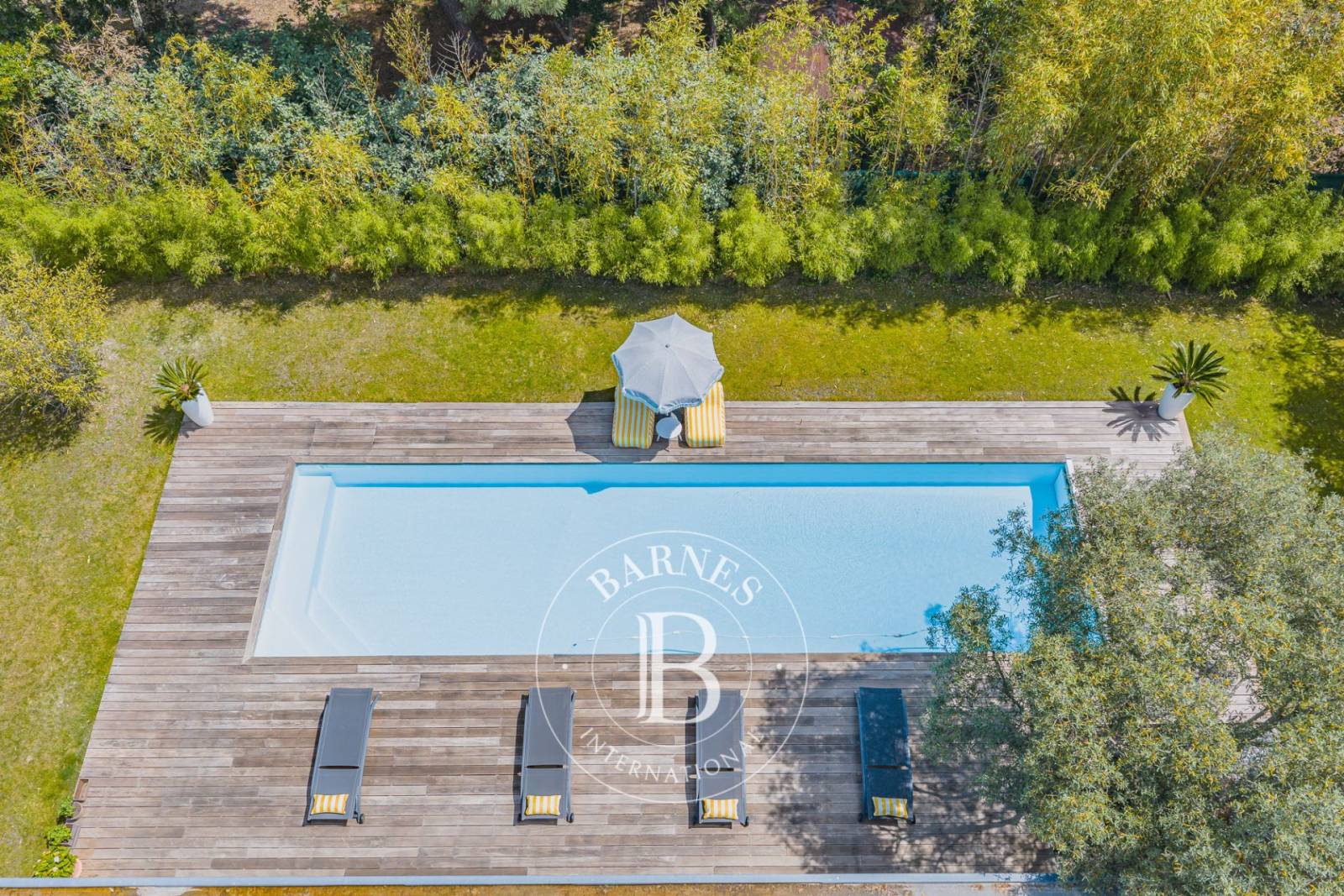 VILLA CONTEMPORAINE « L’OLIVIER » AVEC PISCINE AU CŒUR DU MOULLEAU À ARCACHON – CAPACITÉ 8 PERSONNES