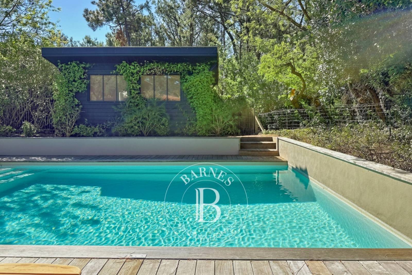 VILLA « OCÉANE » EN BOIS AVEC PISCINE ET ACCÈS PRIVÉ À L’OCÉAN, AU CAP FERRET – CAPACITÉ 14 PERSONNES