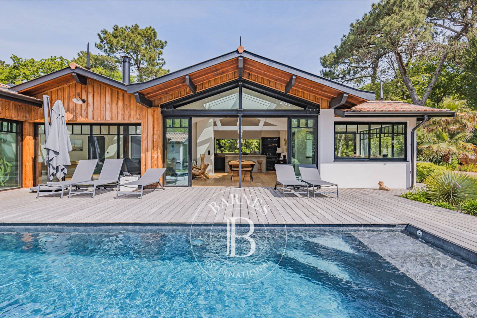 VILLA « PIGNADA » AU COEUR DU PYLA, AVEC PISCINE, DÉPENDANCE ET SAUNA - CAPACITÉ 12 PERSONNES