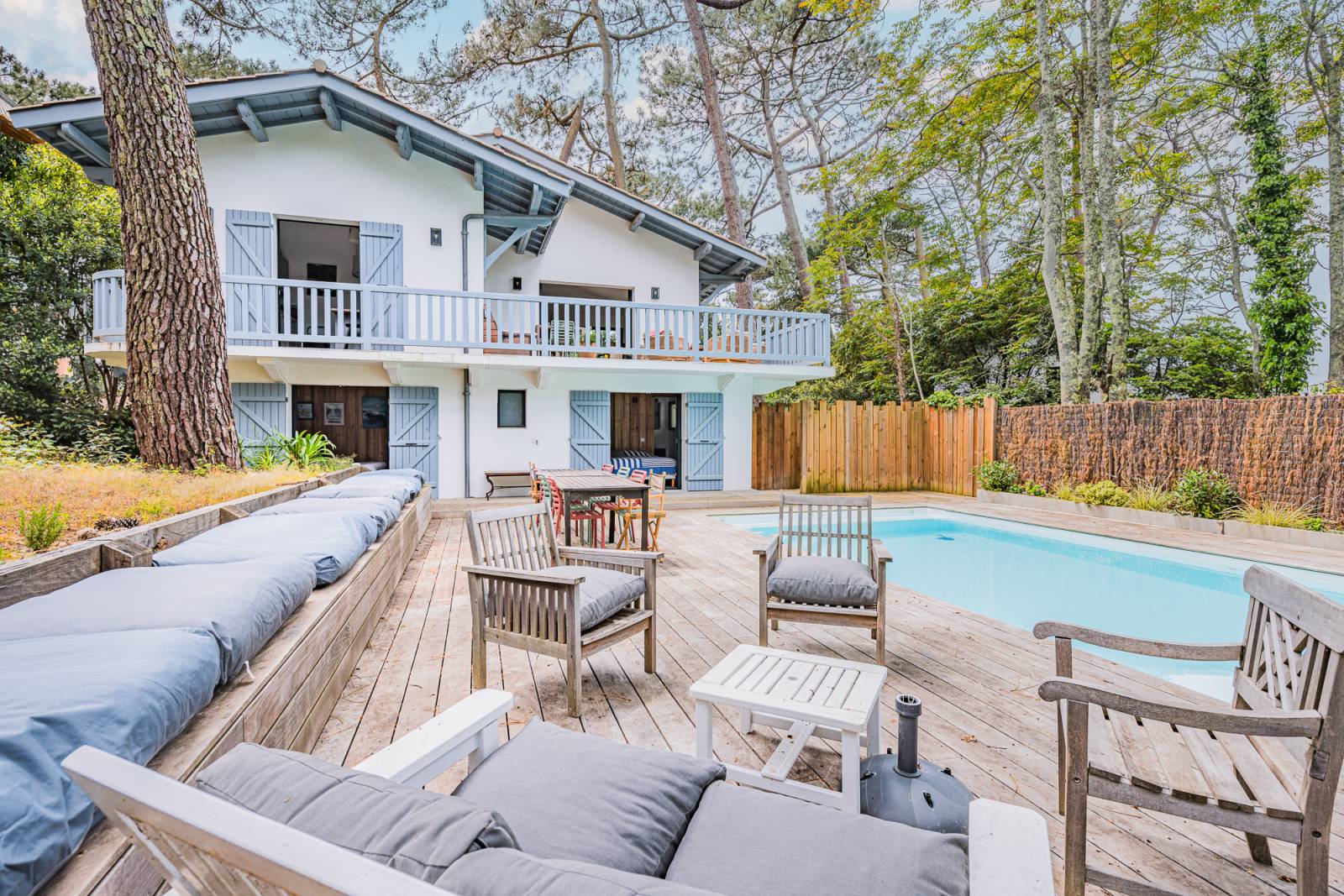 VILLA « TOULINGUET » À PROXIMITÉ DE LA DUNE DU PILAT AVEC PISCINE CHAUFFÉE – CAPACITÉ 6 PERSONNES