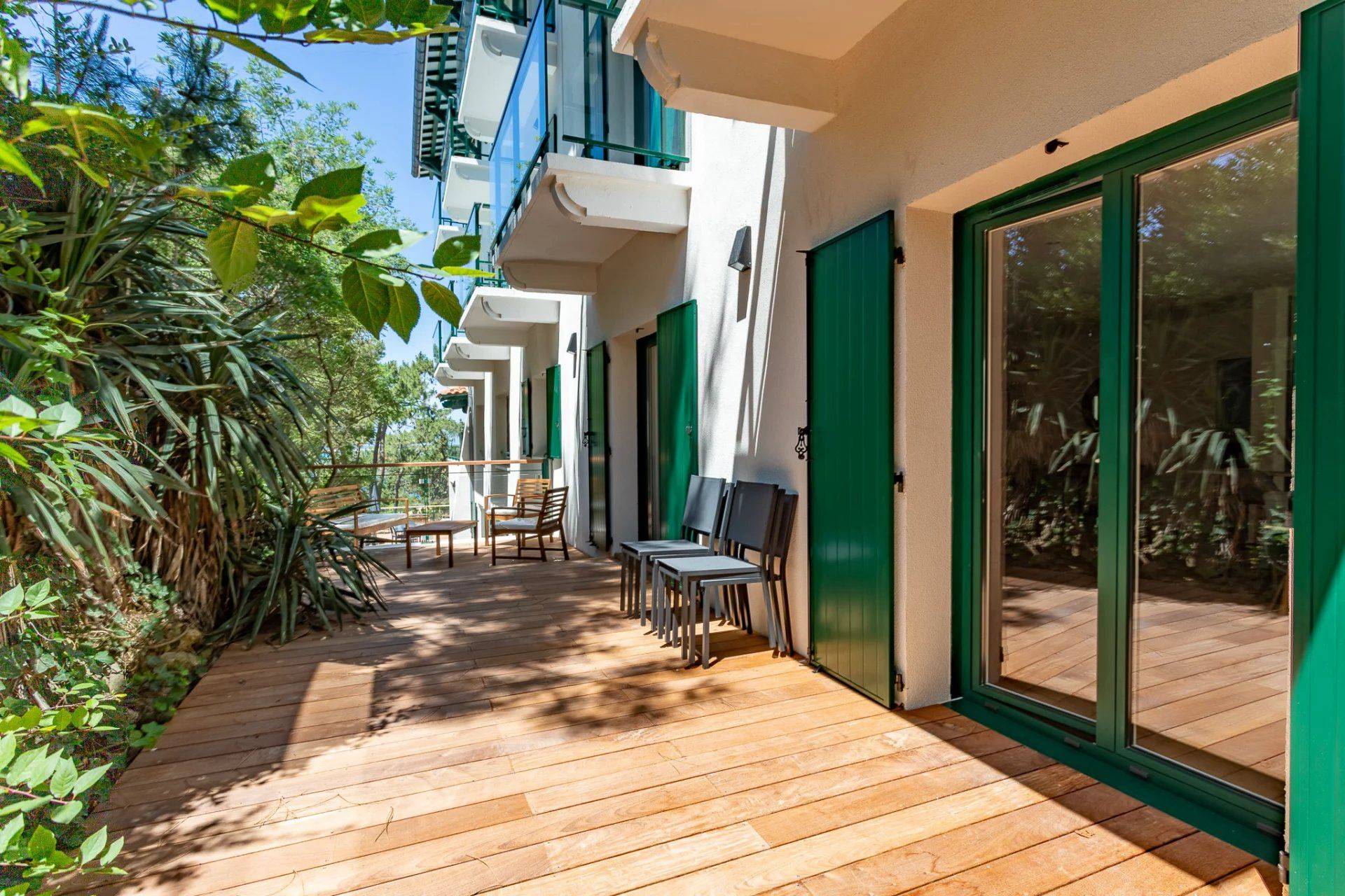 BEL APPARTEMENT AVEC VUE BASSIN ET TERRASSE AU PYLA-SUR-MER, 4 COUCHAGES