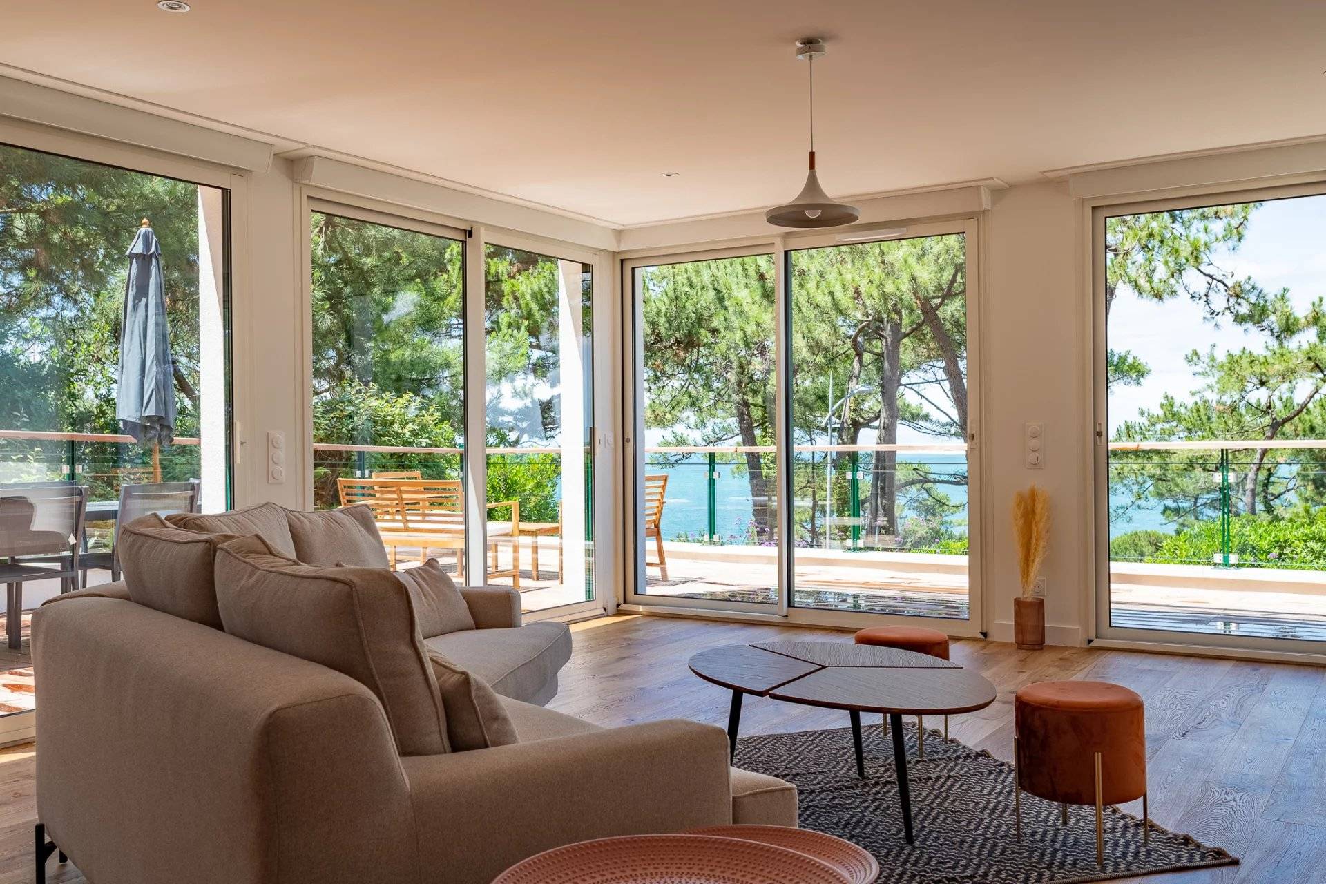 SUPERBE APPARTEMENT AVEC TERRASSE ET VUE BASSIN AU PYLA-SUR-MER, 6 COUCHAGES
