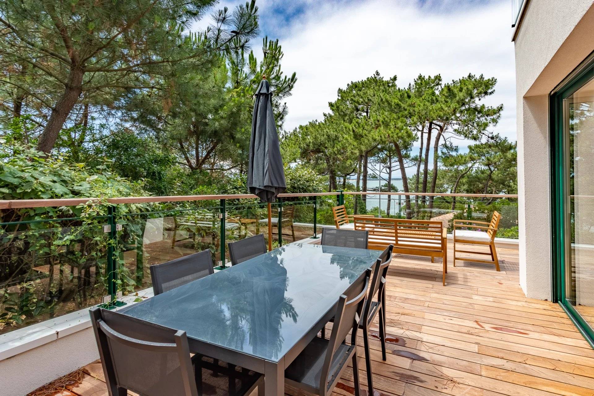 SUPERBE APPARTEMENT AVEC TERRASSE ET VUE BASSIN AU PYLA-SUR-MER, 6 COUCHAGES