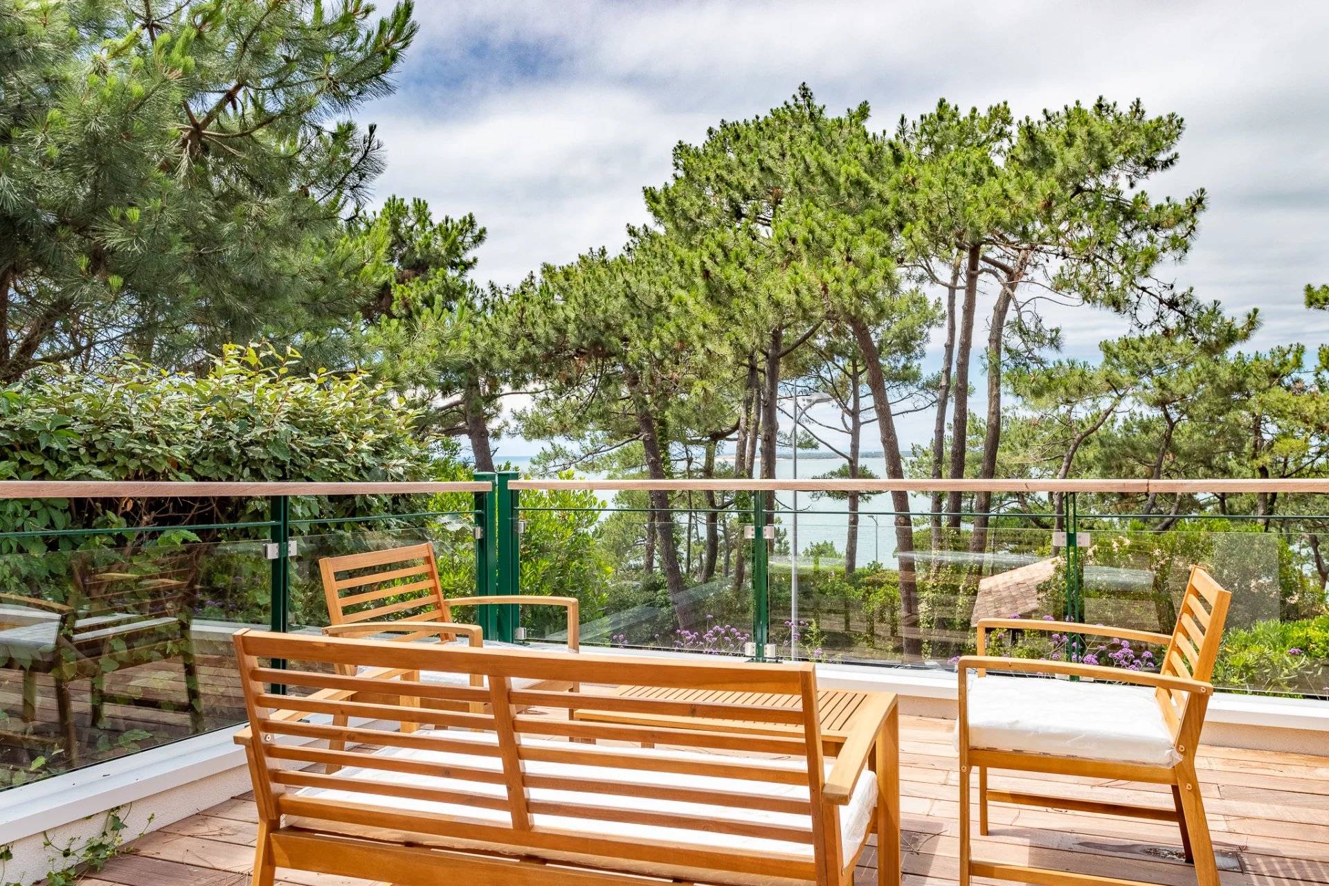 SUPERBE APPARTEMENT AVEC TERRASSE ET VUE BASSIN AU PYLA-SUR-MER, 6 COUCHAGES