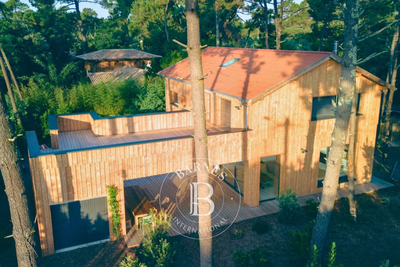 MAGNIFIQUE VILLA « ULTREIA » SITUÉE AU COEUR DU MIMBEAU AU CAP FERRET, AVEC SOLARIUM ET BOULODROME - 16 COUCHAGES