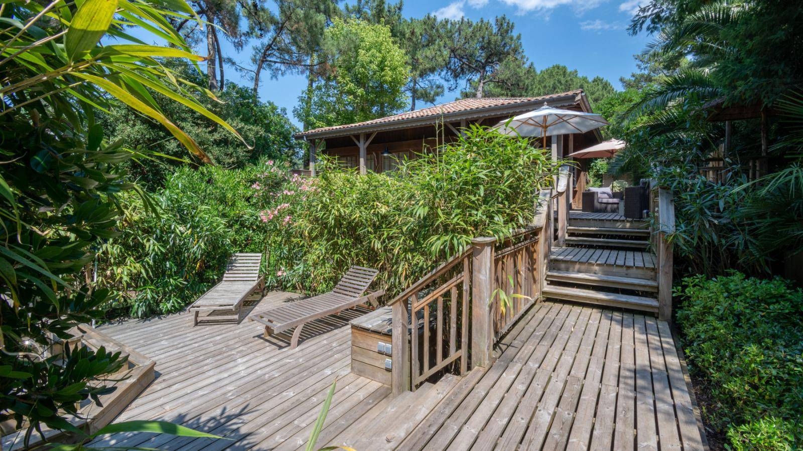 À LOUER VILLA POUR 8 PERSONNES AVEC 4 CHAMBRES CŒUR DU VILLE CAP FERRET