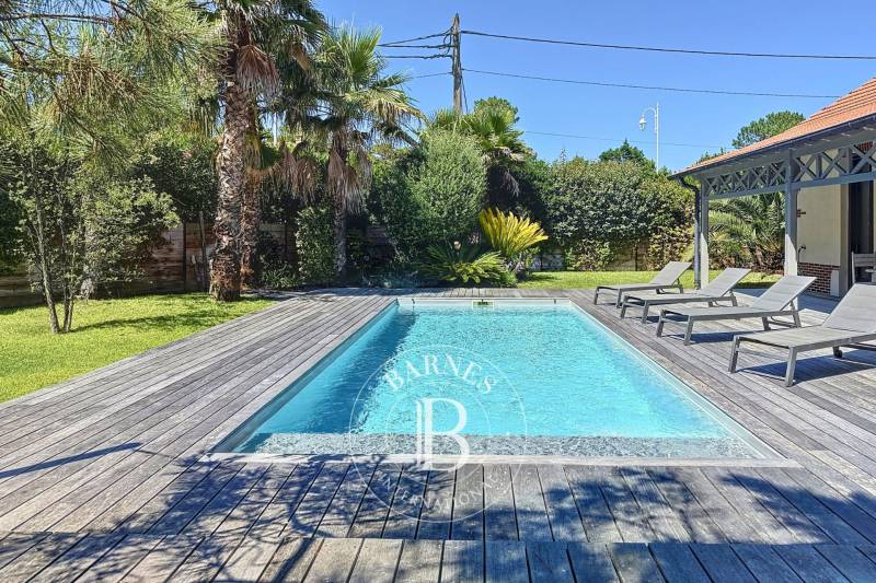 MAGNIFIQUE VILLA « L’OASIS » AVEC PISCINE EN PLEIN COEUR DU MOULLEAU À ARCACHON - CAPACITÉ 8 CONVIVES