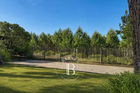 VILLA « CAPACABANA » AVEC PISCINE CHAUFFÉE ET JACUZZI SITUÉE DANS LES DUNES DE PIQUEY, SUR LA PRESQU’ÎLE DU CAP FERRET – CAPACITÉ 18 COUCHAGES