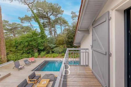BELLE VILLA A LOUER AVEC PISCINE PROCHE DE L'EAU BASSIN ARCACHON