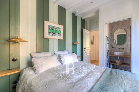 MAISON AVEC PISCINE CAP FERRET