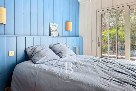 VILLA « CAP MOANA » AVEC PISCINE, AU CENTRE DU CAP FERRET – CAPACITÉ 11 PERSONNES