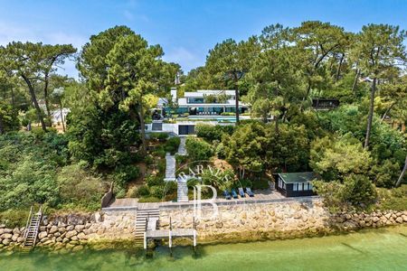 Cabane intimiste au bord de l’eau, villa d’exception à louer au Cap Ferret