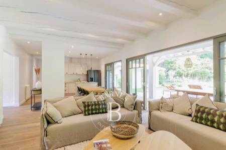 VILLA « ROMALINE » AVEC PISCINE AU SEL CHAUFFÉE, À 3 MINUTES À PIED DE LA PLAGE PEREIRE À ARCACHON – CAPACITÉ 8 PERSONNES