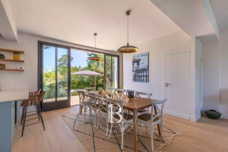 « VILLA L’ESTEY » AVEC PISCINE CHAUFFÉE, SITUÉE EN PLEIN CENTRE DU CAP FERRET - CAPACITÉ 10 PERSONNES