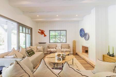 VILLA « ROMALINE » AVEC PISCINE AU SEL CHAUFFÉE, À 3 MINUTES À PIED DE LA PLAGE PEREIRE À ARCACHON – CAPACITÉ 8 PERSONNES