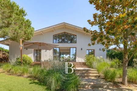 « VILLA L’ESTEY » AVEC PISCINE CHAUFFÉE, SITUÉE EN PLEIN CENTRE DU CAP FERRET - CAPACITÉ 10 PERSONNES