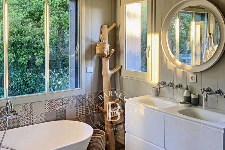 SPLENDIDE « VILLA TCHANQUÉE » AVEC PISCINE ET APERÇU BASSIN, EN PLEIN CENTRE DU CAP FERRET - CAPACITÉ 12 PERSONNES 