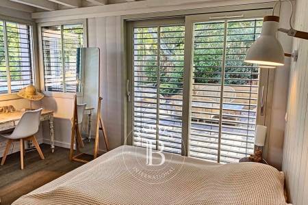 SPLENDIDE « VILLA TCHANQUÉE » AVEC PISCINE ET APERÇU BASSIN, EN PLEIN CENTRE DU CAP FERRET - CAPACITÉ 12 PERSONNES