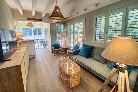 SPLENDIDE « VILLA TCHANQUÉE » AVEC PISCINE ET APERÇU BASSIN, EN PLEIN CENTRE DU CAP FERRET - CAPACITÉ 12 PERSONNES