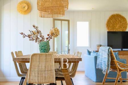 salon lumineux villa Cap Ferret Barnes immobilier de prestige