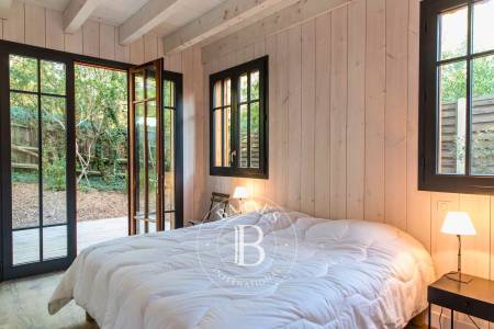 barbecue extérieur et espace repas villa Bassin d’Arcachon