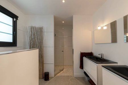 A louer villa pour 8 personnes avec piscine
