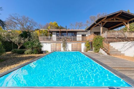SUPERBE VILLA A LOUER PROCHE PLAGE PEREIRE