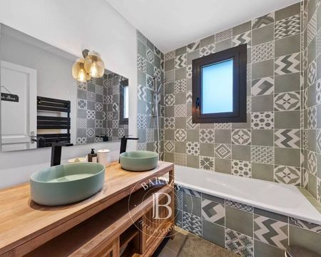 Location de vacances à Pyla-sur-Mer : Villa l'Eden Wood avec piscine, capacité de 8 personnes